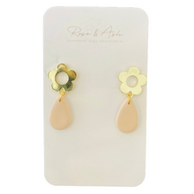Load image into Gallery viewer, Daisy Drop Earrings