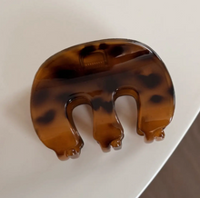 Load image into Gallery viewer, Aurelia Hair Claw Clip