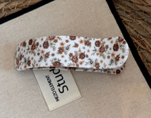 Load image into Gallery viewer, White &amp; Brown Floral Clip