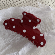 Load image into Gallery viewer, Polka Dot Wavy Fan Clip