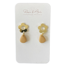 Load image into Gallery viewer, Daisy Drop Earrings