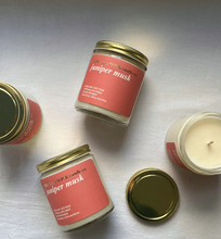Load image into Gallery viewer, Juniper Musk Candle